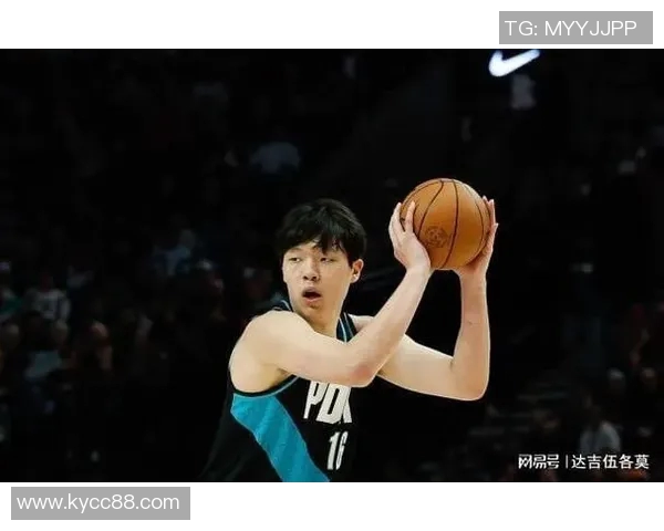 杨瀚森背打遭鲍威尔包夹帽掉乐福关键三分救球队逆转胜利