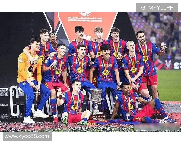 老友重聚感人瞬间佩尼亚福特赛后与巴萨昔日队友深情拥抱