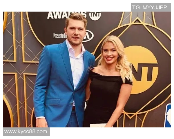 斯玛特分享与詹姆斯东契奇的趣事称其表现夸张令人捧腹大笑 斯玛特分享与詹姆斯东契奇的趣事称其表现夸张令人捧腹大笑